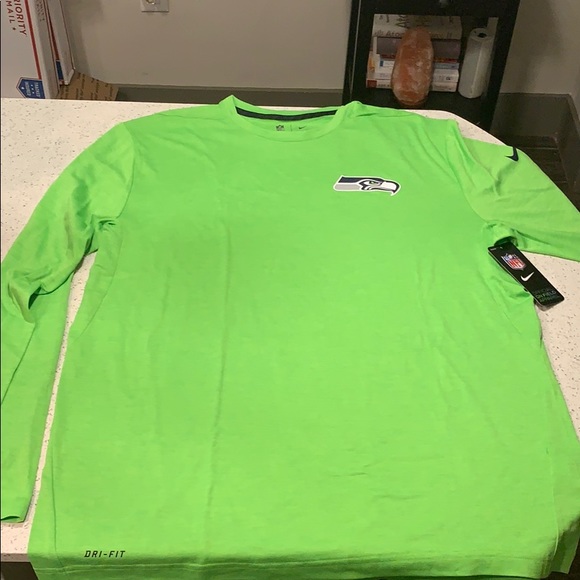 Nike Other - Official Seahawks long sleeve 🦅
